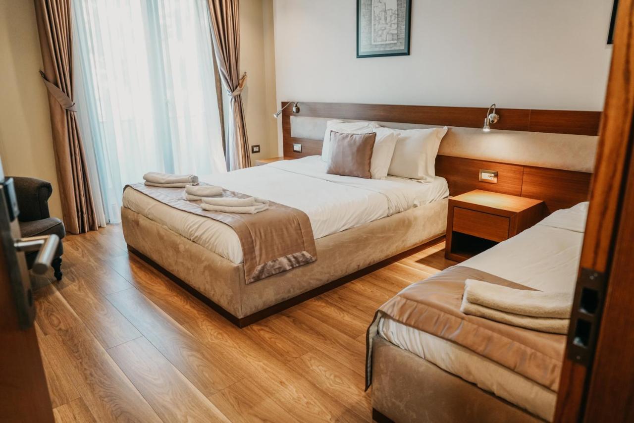 Center Hotel Гирокастра Экстерьер фото